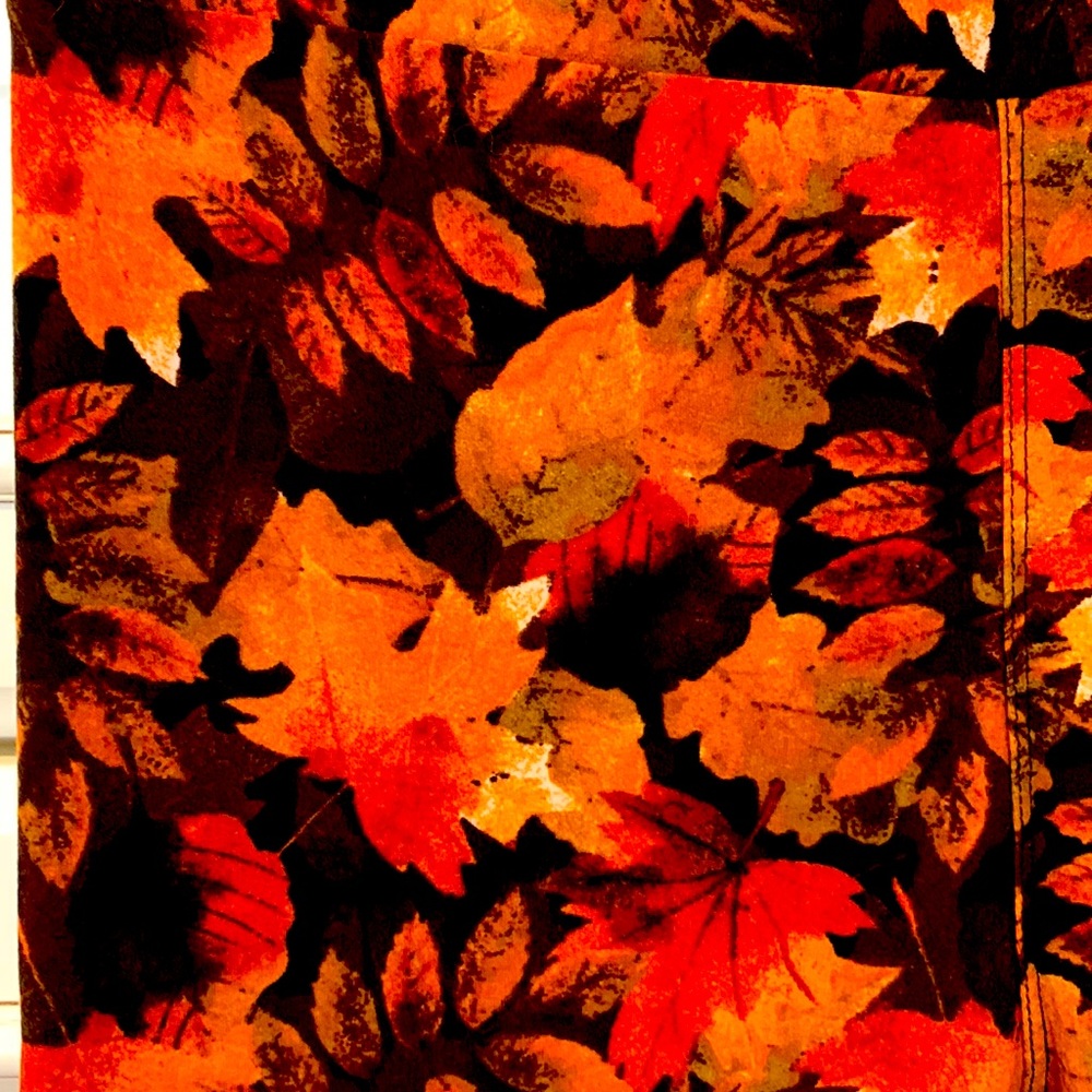 COPY - LuLaRoe leggings ready for the fall in brilliant colors. Gorgeous leaf 🍁…